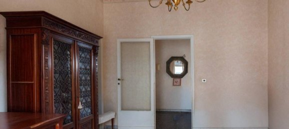 3 rooms Apartment in Naples, Italy No. 146078 3