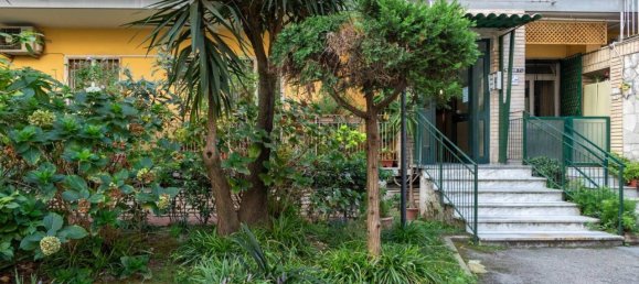 3 rooms Apartment in Naples, Italy No. 146078 30