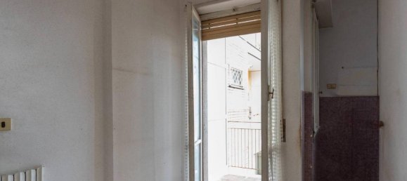 3 rooms Apartment in Naples, Italy No. 146078 25