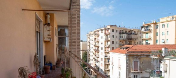3 rooms Apartment in Naples, Italy No. 146078 8