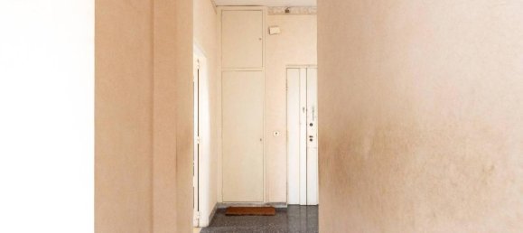 3 rooms Apartment in Naples, Italy No. 146078 19