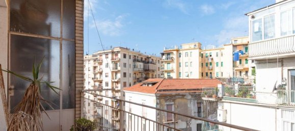 3 rooms Apartment in Naples, Italy No. 146078 6