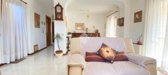 Villa de 6 divisões em Guidonia Montecelio, Italy N.º 4809 21