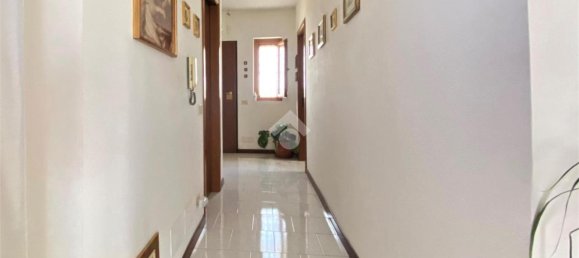 Villa de 6 divisões em Guidonia Montecelio, Italy N.º 4809 70