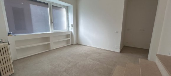 2-salle Appartement à Turin, Italy No. 212762 6