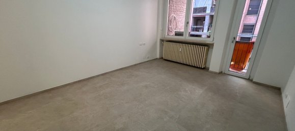 2-salle Appartement à Turin, Italy No. 212762 14