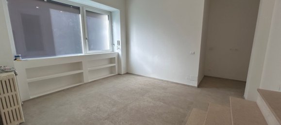 2-salle Appartement à Turin, Italy No. 212762 5