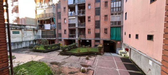 2-salle Appartement à Turin, Italy No. 212762 24