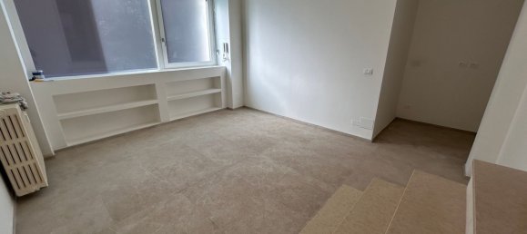 2-salle Appartement à Turin, Italy No. 212762 2