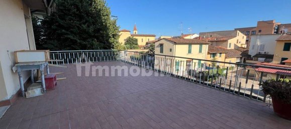2 bedrooms Apartment in Florence, Italy No. 361866 2