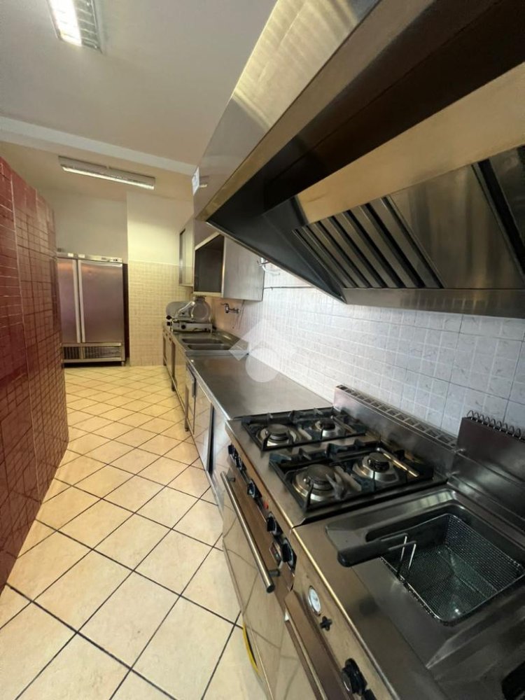 1-Zimmer Gewerbliche Immobilie in Gorlago, Italy, Nr. 141654