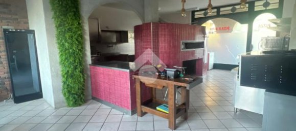 1-Zimmer Gewerbliche Immobilie in Gorlago, Italy, Nr. 141654 9