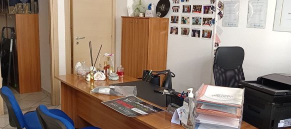 26m² Commercial property in Campofelice di Roccella, Italy No. 285874 3