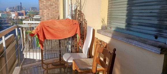 6 rooms Apartment in Modena, Italy No. 113673 8