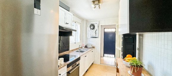 4 bedrooms Villa in Punta Prima, Spain No. 12989 3