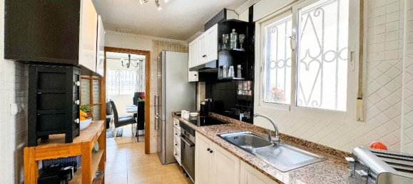 4 bedrooms Villa in Punta Prima, Spain No. 12989 4