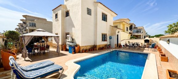 4 bedrooms Villa in Punta Prima, Spain No. 12989 18