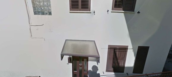 4 bedrooms Apartment in Gubbio, Italy No. 358127 3