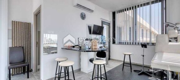 4 bedrooms House in Aradippou, Cyprus No. 6773 7