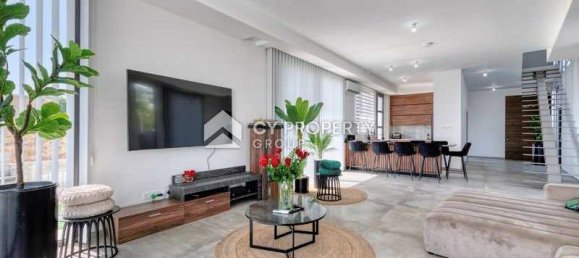 4 bedrooms House in Aradippou, Cyprus No. 6773 2