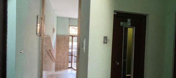 3 rooms Apartment in Turin, Italy No. 175559 4