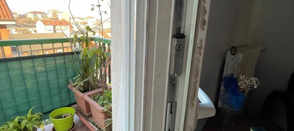 3 rooms Apartment in Turin, Italy No. 175559 13