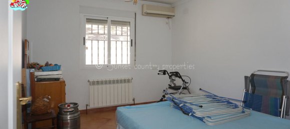 4 غرف نوم منزل في Iznajar, Spain رقم 167000 17