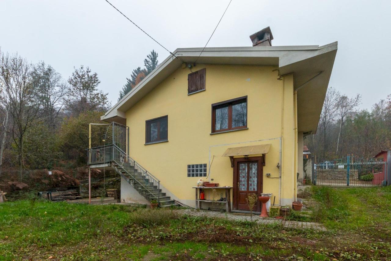 Дом с 5 комнатами в Баньоло Пьемонте, Италия № 142259