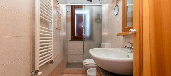 Дом с 5 комнатами в Баньоло Пьемонте, Италия № 142259 28