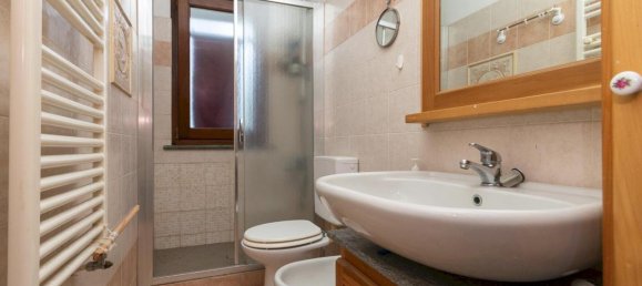 Дом с 5 комнатами в Баньоло Пьемонте, Италия № 142259 29