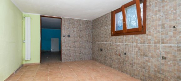 Дом с 5 комнатами в Баньоло Пьемонте, Италия № 142259 21