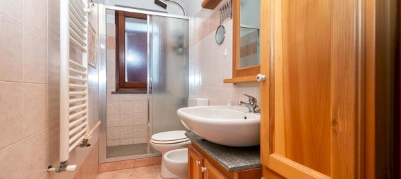 Дом с 5 комнатами в Баньоло Пьемонте, Италия № 142259 27