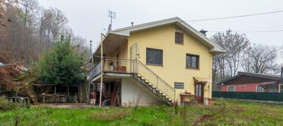 Дом с 5 комнатами в Баньоло Пьемонте, Италия № 142259 2