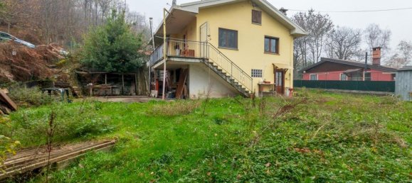 Дом с 5 комнатами в Баньоло Пьемонте, Италия № 142259 3