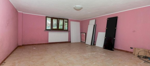 Дом с 5 комнатами в Баньоло Пьемонте, Италия № 142259 18