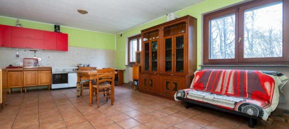 Дом с 5 комнатами в Баньоло Пьемонте, Италия № 142259 8