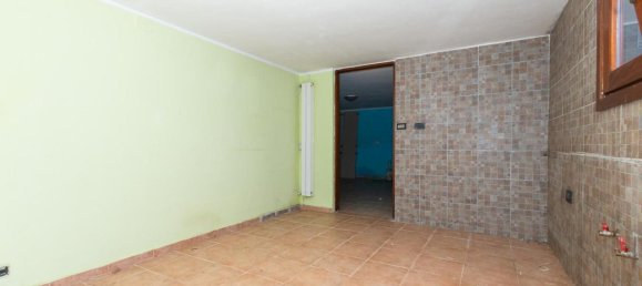 Дом с 5 комнатами в Баньоло Пьемонте, Италия № 142259 20