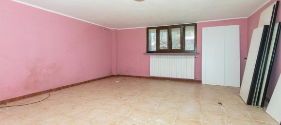 Дом с 5 комнатами в Баньоло Пьемонте, Италия № 142259 19