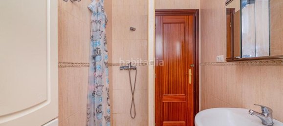 4 bedrooms Apartment in Granada, Spain No. 133614 18