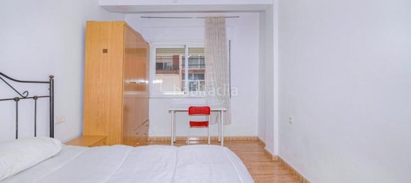 4 bedrooms Apartment in Granada, Spain No. 133614 2