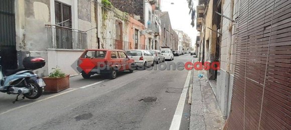 Квартира с 1 спальней в Катания, Италия № 143007 16