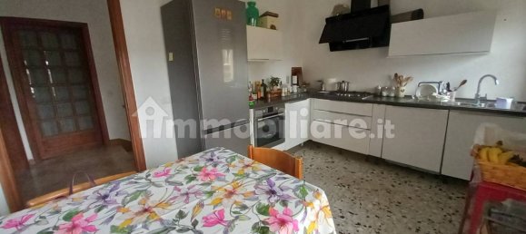 3 bedrooms Villa in Lucca, Italy No. 302557 3