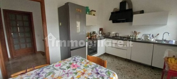 3 bedrooms Villa in Lucca, Italy No. 302557 2