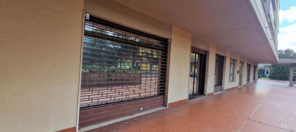 165m² Warehouse in Scandicci, Italy No. 376374 2