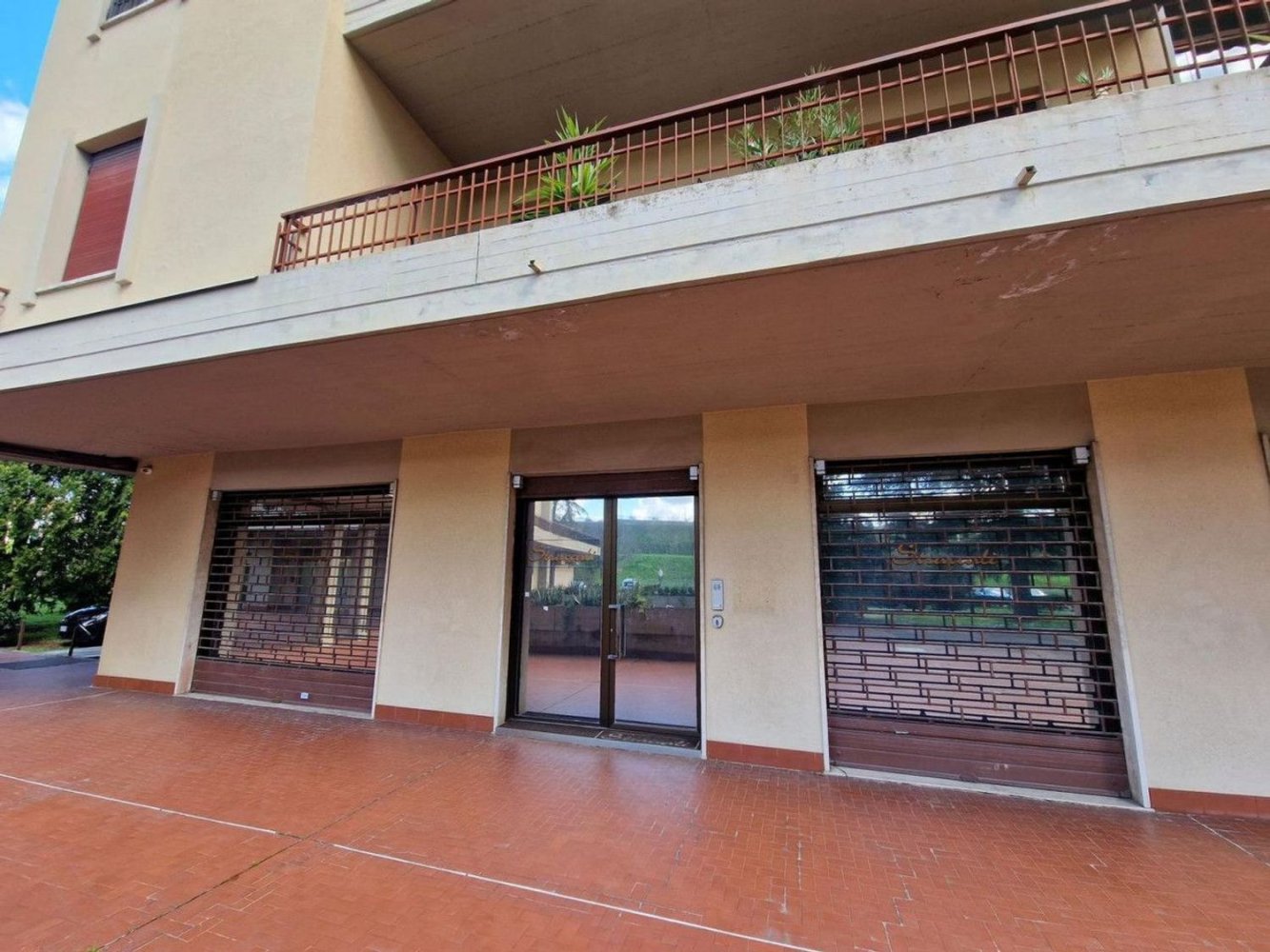 165m² Warehouse in Scandicci, Italy No. 376374