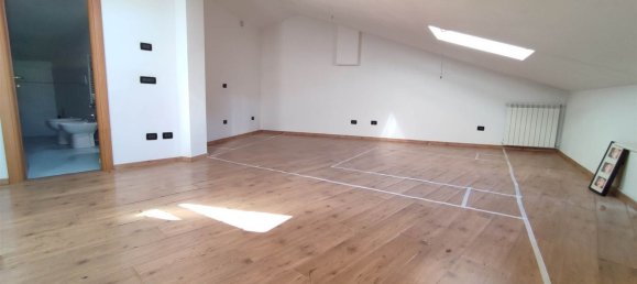 5 rooms Apartment in Arcola, Italy No. 290681 13