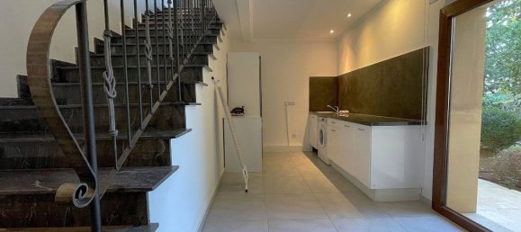 5 bedrooms House in Paphos, Cyprus No. 9876 5