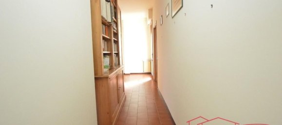 6 rooms Apartment in Lucca, Italy No. 210067 12