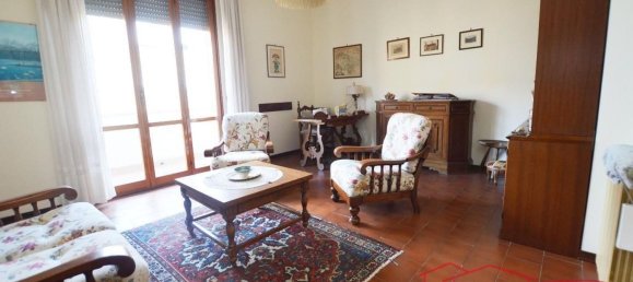 6 rooms Apartment in Lucca, Italy No. 210067 10