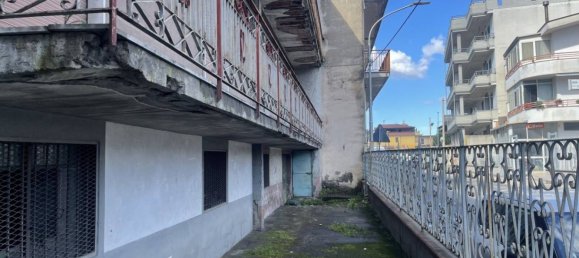 6 bedrooms Apartment in Striano, Italy No. 295782 4